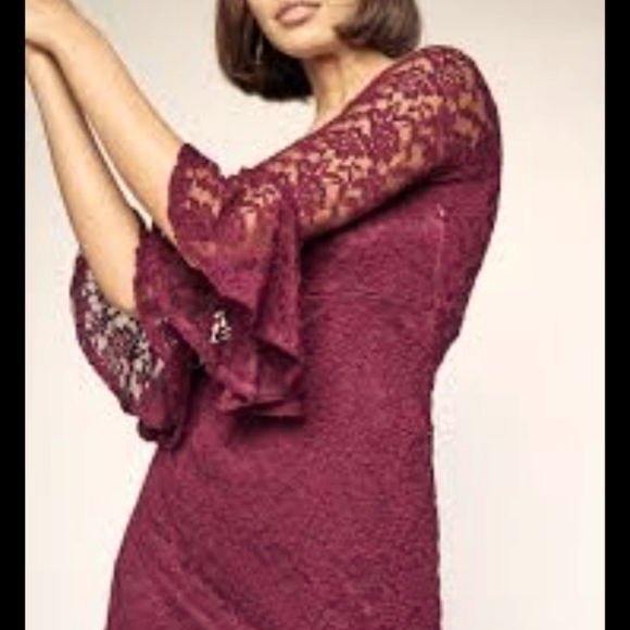 Dress with butterfly sleeves - Picture 3 of 4